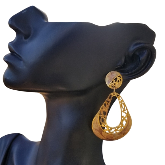 EDGAR BEREBI VINTAGE DESIGNER GOLDTONE & ENAMEL SWIRL DETAIL DROP EARRINGS - Picture 1 of 7